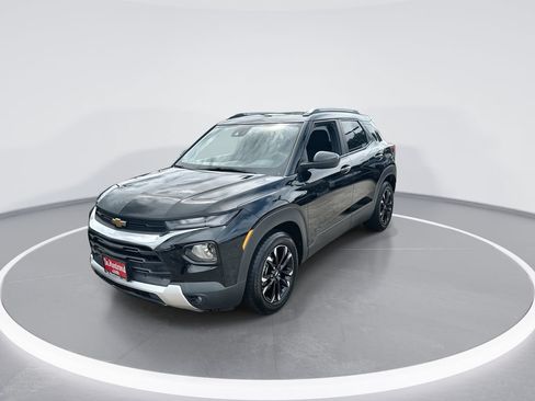 Used 2023 Chevrolet TrailBlazer LT w/ Convenience Package FWD image 4