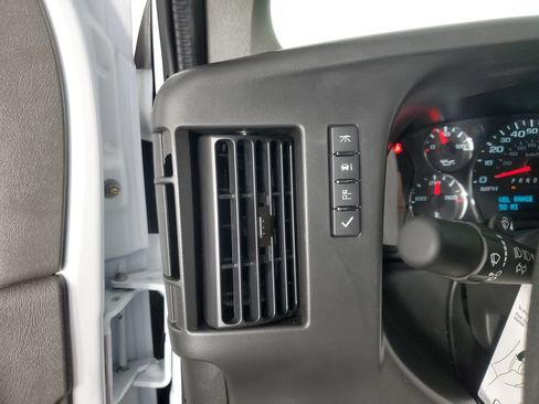 New 2026 Chevrolet Express 2500 Extended w/ Communications Package RWD image 27