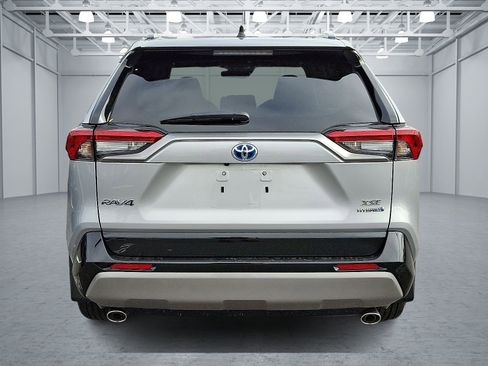 Used 2024 Toyota RAV4 XSE image 5