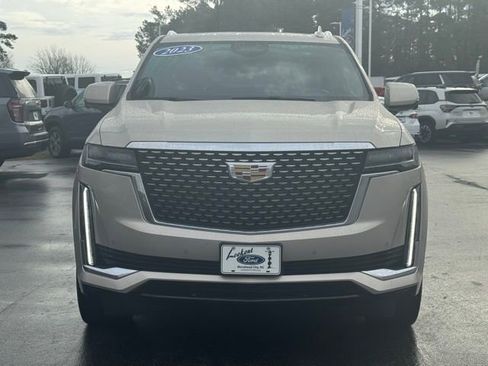 Used 2023 Cadillac Escalade Premium Luxury image 8