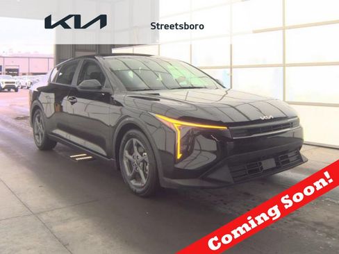 Used 2025 Kia K4 FWD image 1