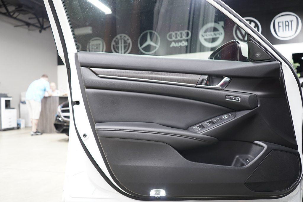 Used 2021 Honda Accord Touring image 9