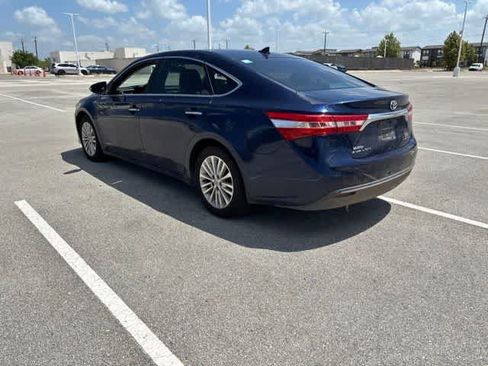 Used 2013 Toyota Avalon Limited FWD image 3