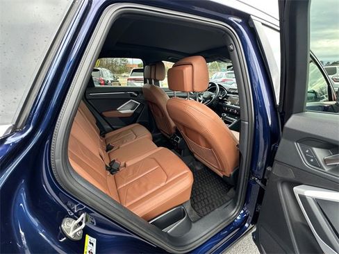 Used 2024 Audi Q3 2.0T Premium Plus image 17