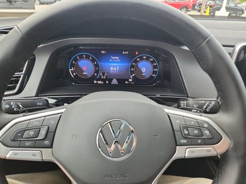New 2026 Volkswagen Atlas Peak Edition image 16