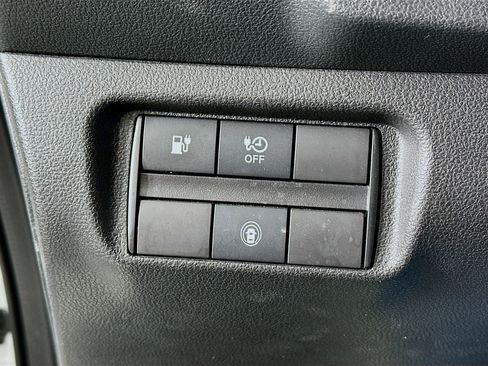 Used 2024 Nissan Leaf S image 17