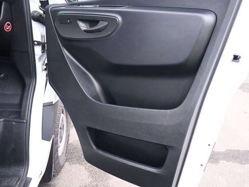 Used 2023 Mercedes-Benz Sprinter 2500 image 18