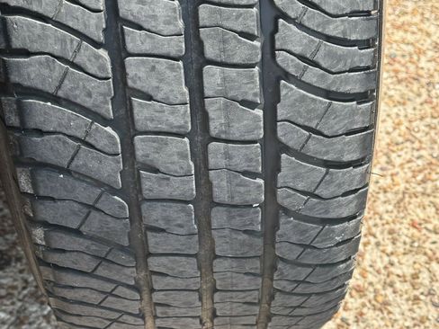 Used 2024 Chevrolet Silverado 2500 LT w/ Convenience Package image 31