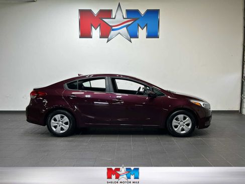 Used 2018 Kia Forte LX FWD image 1