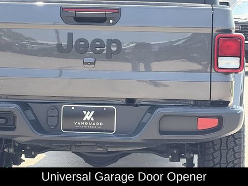 Used 2024 Jeep Gladiator Sport AWD/4WD image 9