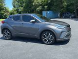 Used 2022 Toyota C-HR XLE image 3