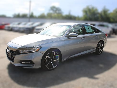 Used 2018 Honda Accord Sport image 16