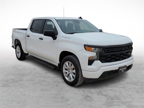 Used 2022 Chevrolet Silverado 1500 Custom image 1