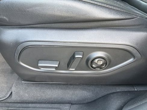 Used 2024 Jeep Grand Cherokee Altitude image 11