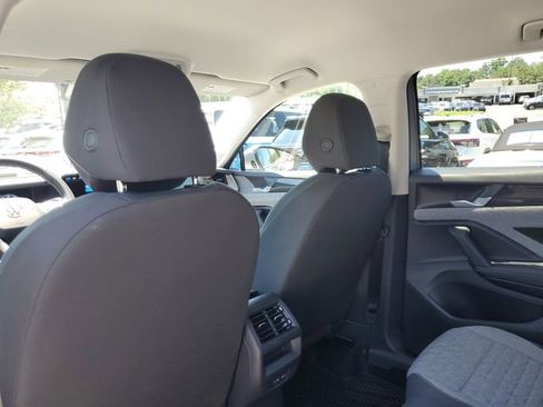 Certified 2025 Volkswagen Tiguan S FWD image 11