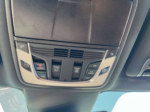 Used 2023 Acura MDX A-Spec image 33