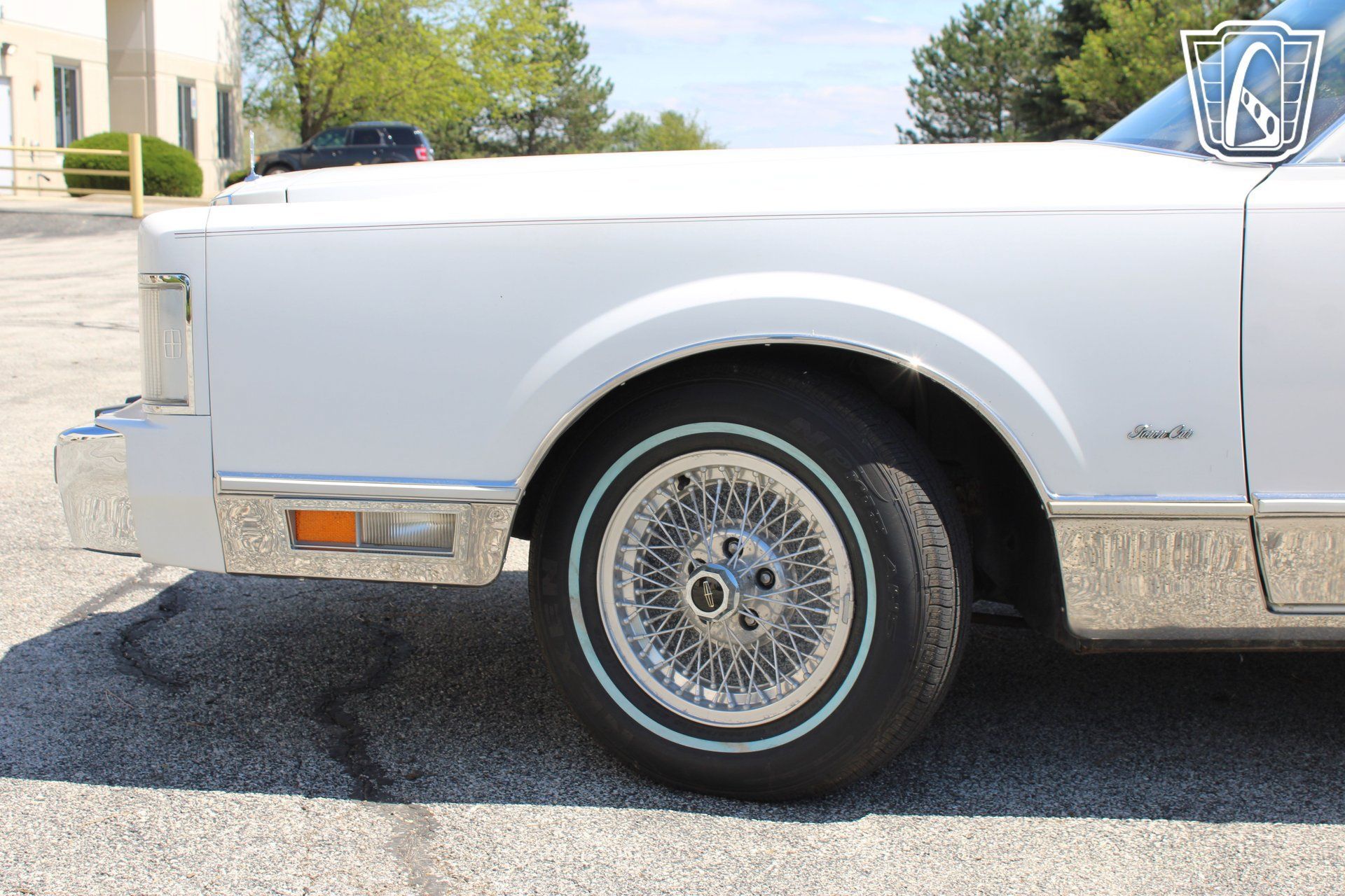 Used 1988 Lincoln Town Car Signature RWD image 32