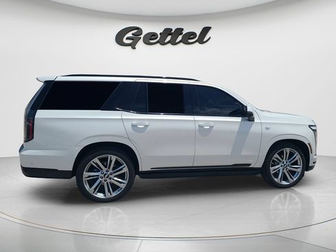 Used 2025 Cadillac Escalade Sport Platinum w/ LPO, Floor Liner Package AWD/4WD image 4