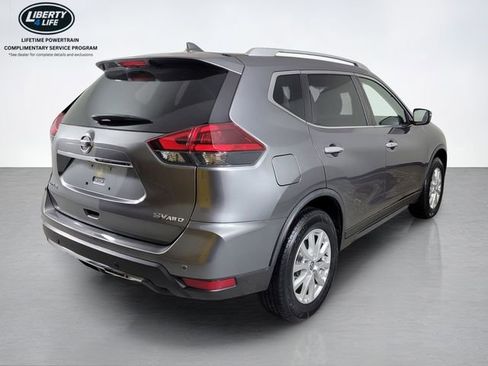 Used 2020 Nissan Rogue SV image 3