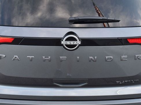 New 2026 Nissan Pathfinder Platinum w/ Accent Package FWD image 8