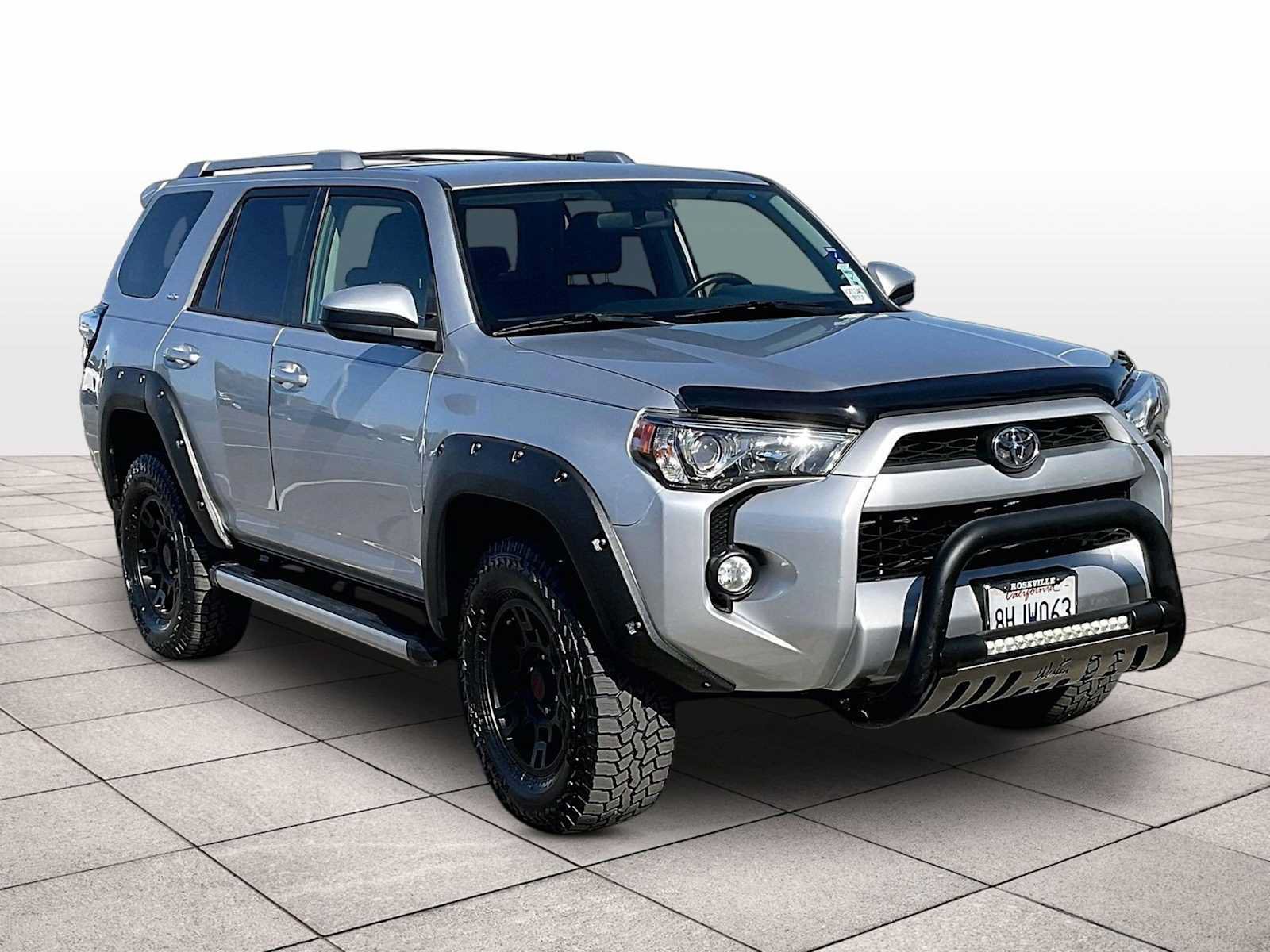 Used 2016 Toyota 4Runner SR5 AWD/4WD image 2
