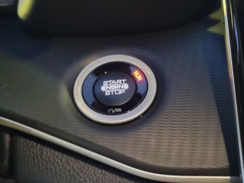 New 2025 Jeep Grand Cherokee L Altitude image 9