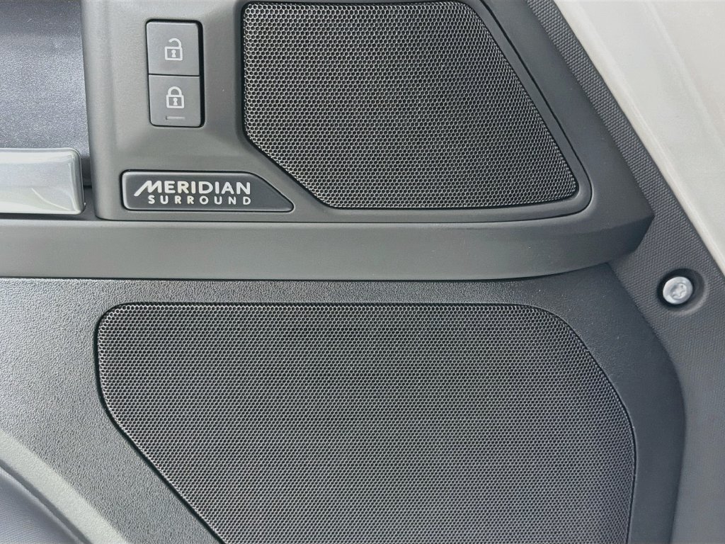 New 2026 Land Rover Defender 110 X-Dynamic SE AWD/4WD image 19