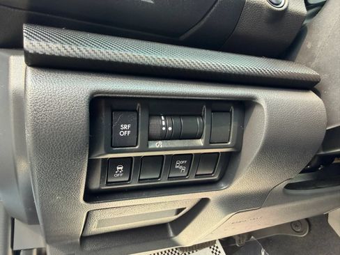 Used 2019 Subaru Crosstrek 2.0i Premium AWD/4WD image 25