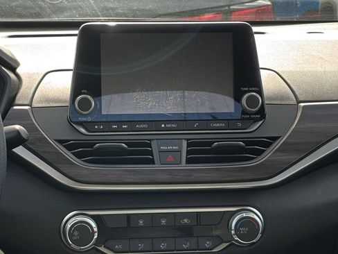 Used 2025 Nissan Altima 2.5 SV FWD image 20
