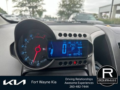 Used 2014 Chevrolet Sonic LT w/ Fun and Sun Package FWD image 10
