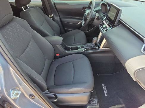 Used 2024 Toyota Corolla Cross LE w/ Moonroof Package FWD image 26