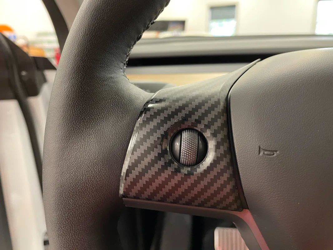 Used 2023 Tesla Model Y AWD image 5
