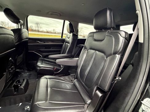 Used 2022 Jeep Grand Cherokee L Limited image 22