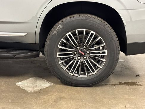 New 2026 GMC Yukon Elevation w/ Elevation Premium Package AWD/4WD image 13
