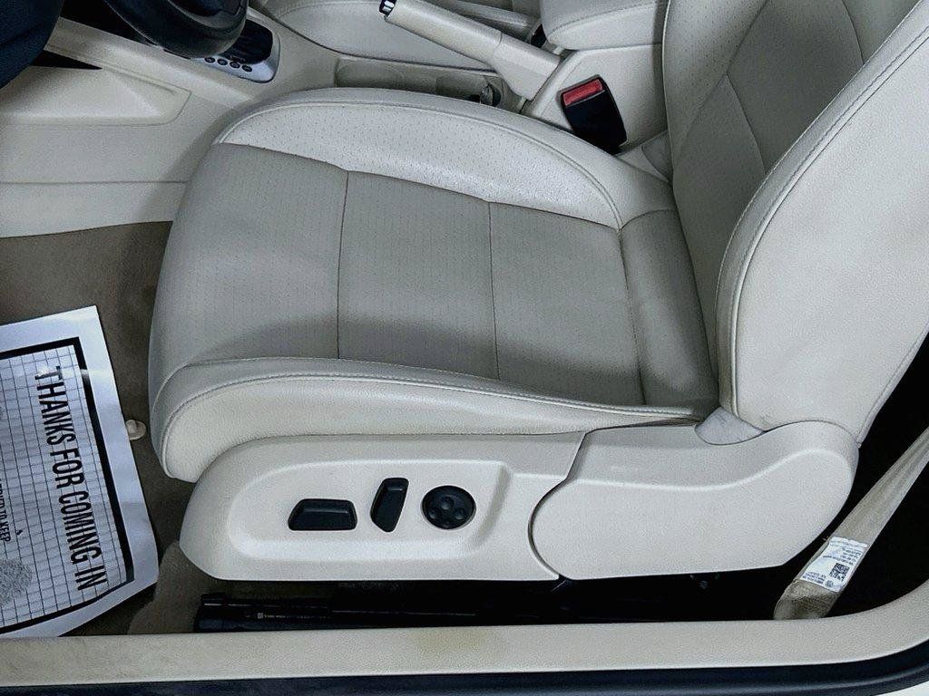 Used 2012 Volkswagen Eos Komfort FWD image 17