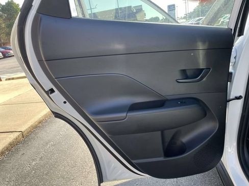 Used 2026 Hyundai Kona SE FWD image 11