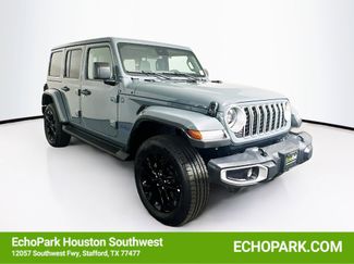 Used 2025 Jeep Wrangler Sahara video 1
