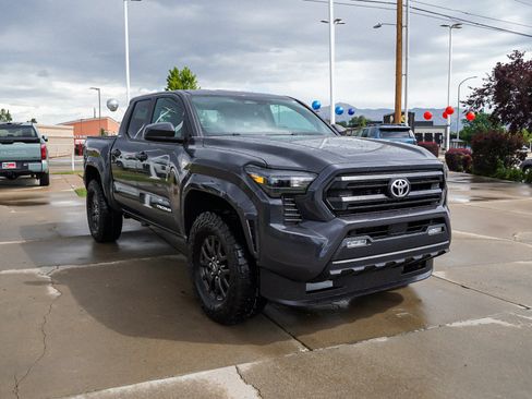Certified 2025 Toyota Tacoma SR5 AWD/4WD image 2