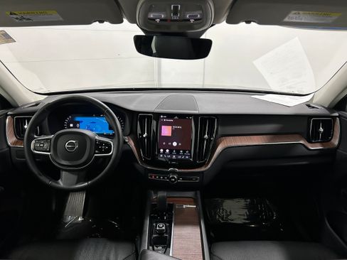Used 2023 Volvo XC60 B5 Plus AWD/4WD image 14