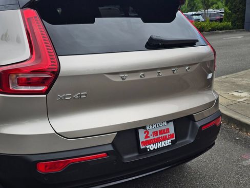 Used 2023 Volvo XC40 Recharge Ultimate w/ Protection Package Premier AWD/4WD image 10