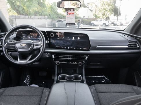 Used 2024 Chevrolet Traverse LT AWD/4WD image 22