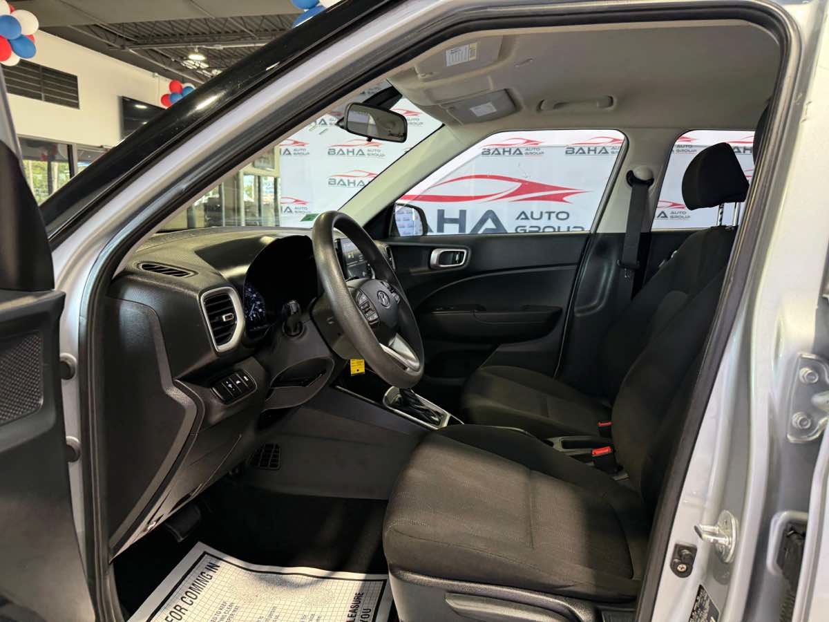 Used 2021 Hyundai Venue SE FWD image 23