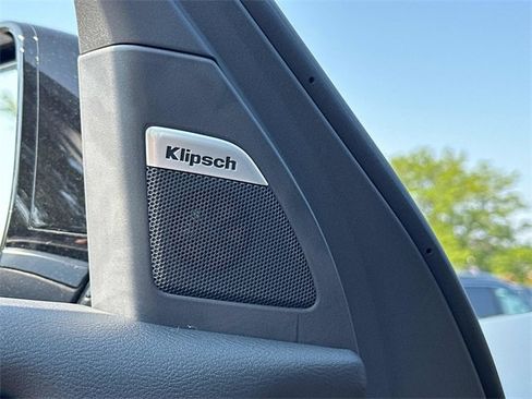 New 2025 Nissan Armada SL w/ Captain's Chari Seat Package image 8