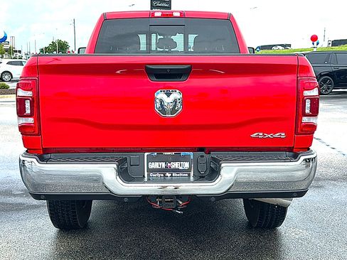 Used 2024 RAM 2500 Tradesman w/ Chrome Appearance Group AWD/4WD image 7