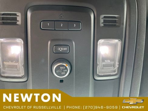 Used 2024 GMC Yukon SLT RWD image 21