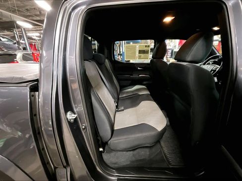 Certified 2022 Toyota Tacoma TRD Sport w/ Technology Package image 18