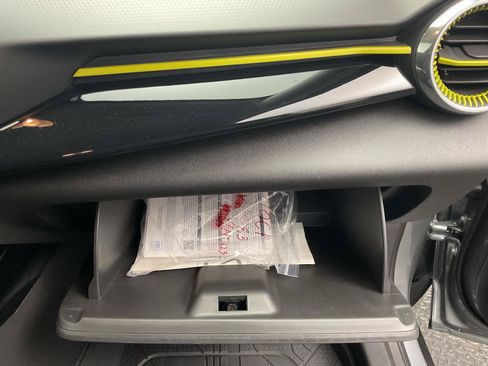 Certified 2025 Chevrolet Trax ACTIV FWD image 24
