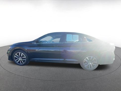 Used 2025 Volkswagen Jetta SE image 8