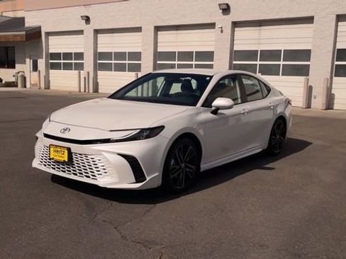 Used 2025 Toyota Camry XSE FWD image 5