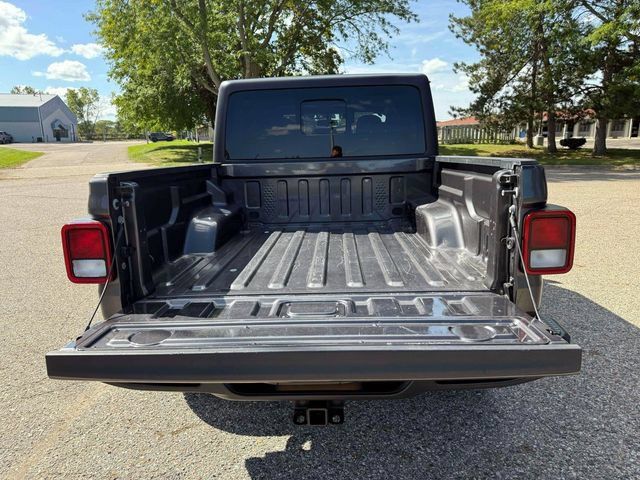 Used 2022 Jeep Gladiator Sport AWD/4WD image 10